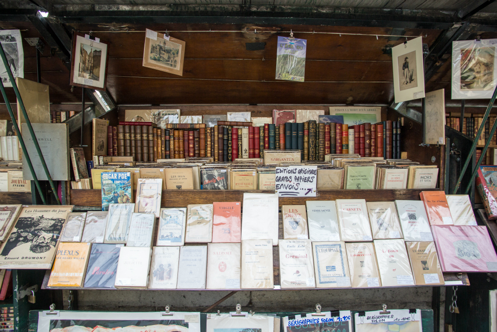 Boeken in Parijs. Beeld: Stephanie Versteeg