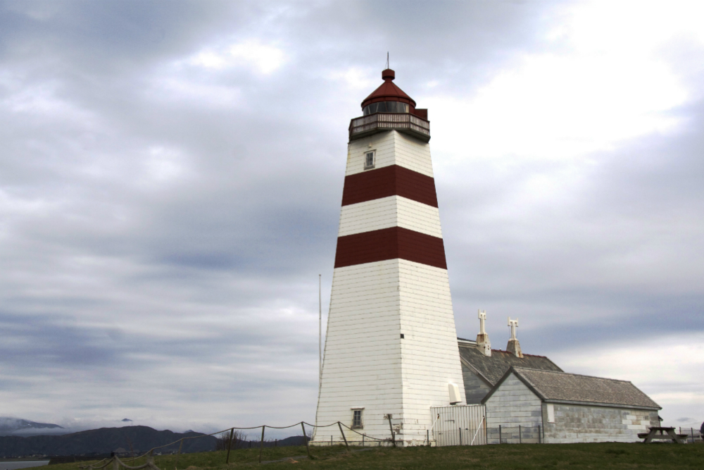 Alnes Vuurtoren. Beeld: Bjarne Bjørkavåg Sunde (Wikipedia) / CCBY)
