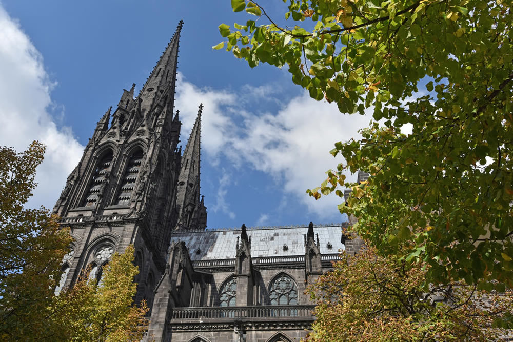 De Kathedraal van Clermont-Ferrand. Beeld: Comit Rgional de Dveloppement Touristique dAuvergne ClermontFerrand Cathdrale NotreDamedelAssomption