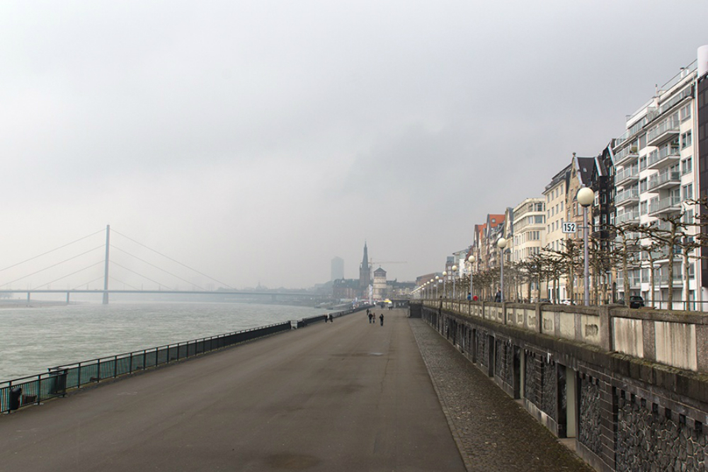 Rijnkade in Dusseldorf. Beeld: Ton Valk (Flickr)