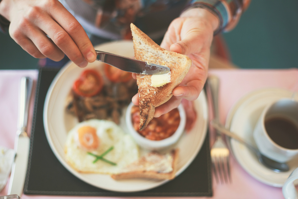 Ga ontbijten bij Pernikkel in Groningen. Beeld: lolostock (iStock)